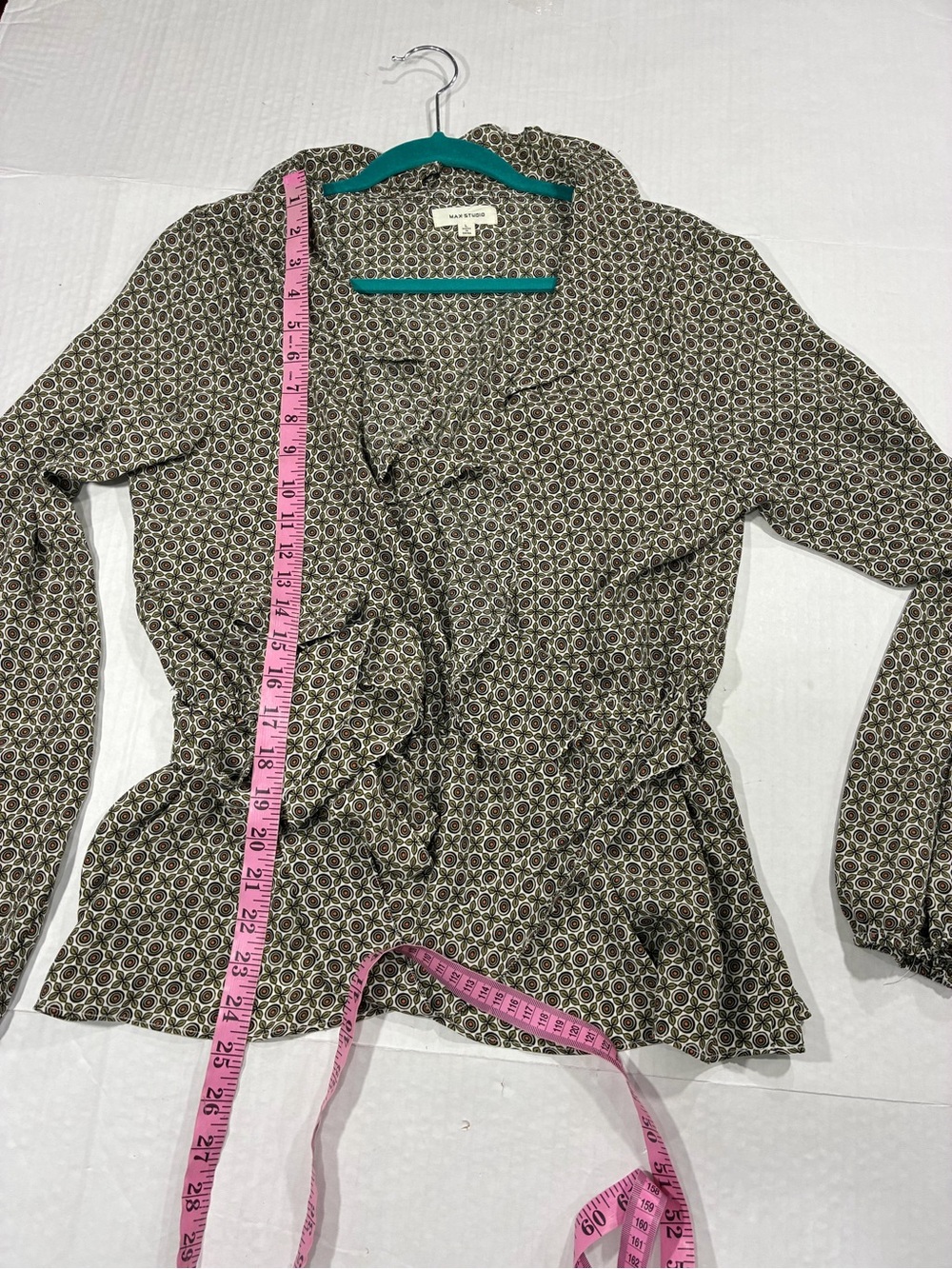 MAX STUDIO MEDALLION PRINT RUFFLE TOP - Picture 5 of 16
